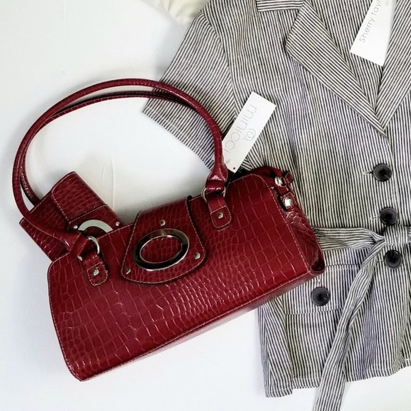 FIND THESE BEAUTIES & SO MUCH MORE IN MY CLOSET! - Picture 2 of 6